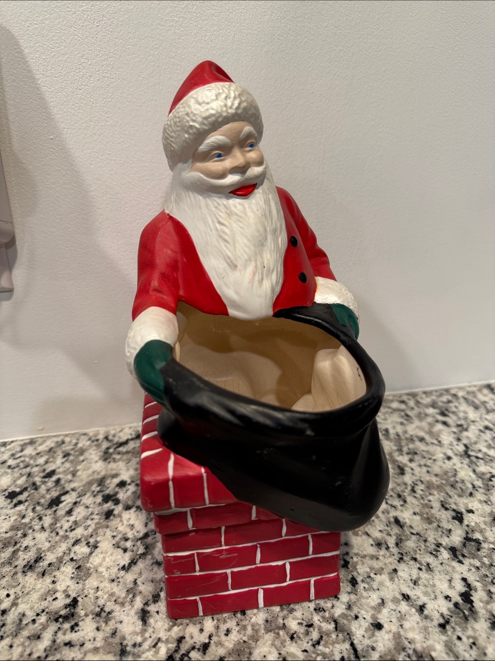 Vintage ceramic Santa planter decor - Picture 2 of 6